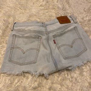 Levi’s cut off denim shorts
